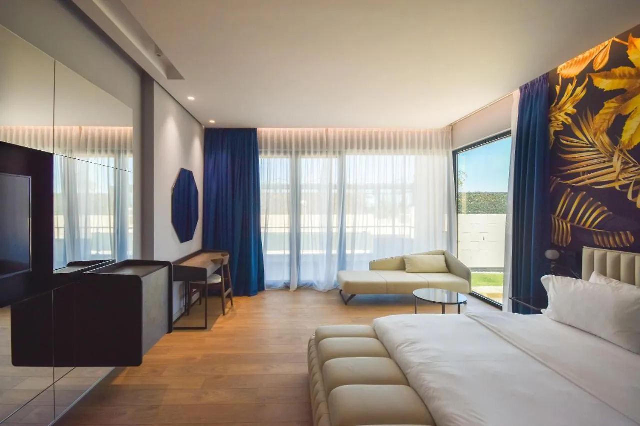 Flamingo Hotel Vlorë 4*,  Albania